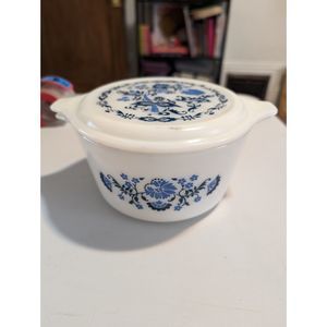 Vintage Pyrex Blue Willow Onion Pattern with Lid 1 quart